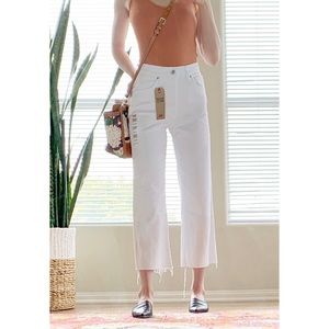 White Levi’s - Mile High - Wide Leg Crop Size: 24